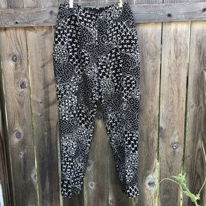 Harold’s 100% Silk Dress Pants Black White Geometric Pattern